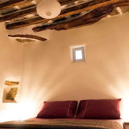 Traditional House With Majestic View Síkinos